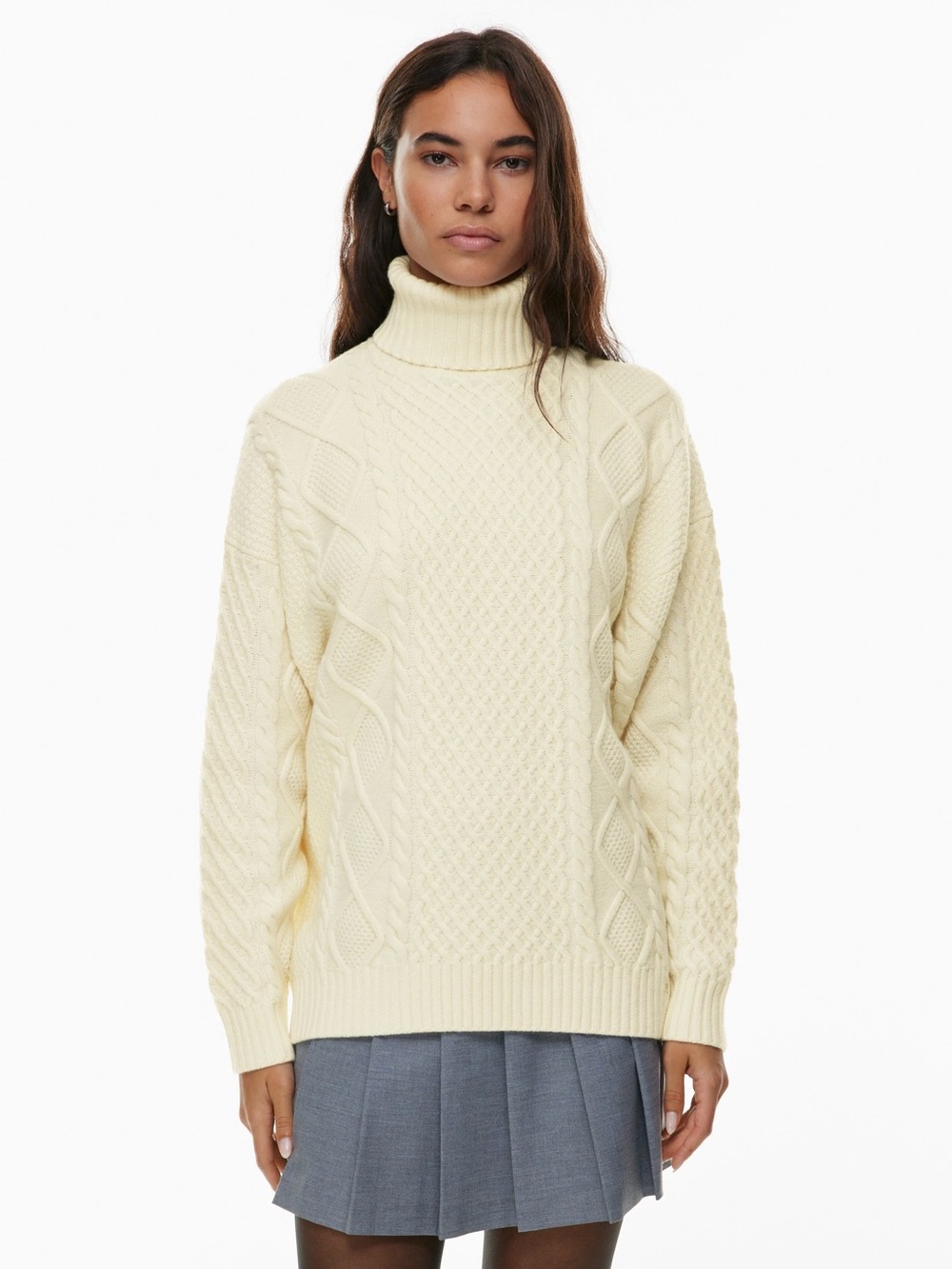 Aritzia Sunday Best Peggy funnel neck Sweater
Cable-knit relaxed turtleneck 2XS